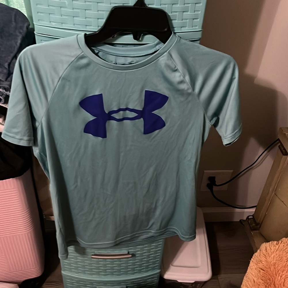 Blue under armor tee!!